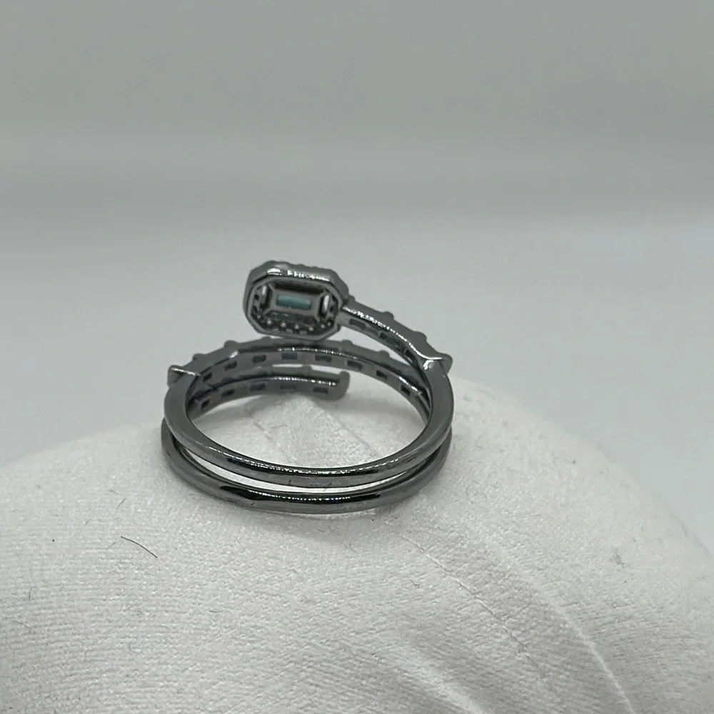 Elegant Blue and Hematite Spiral Ring no bag no tag never worn. Size 10 - Picture 3 of 4